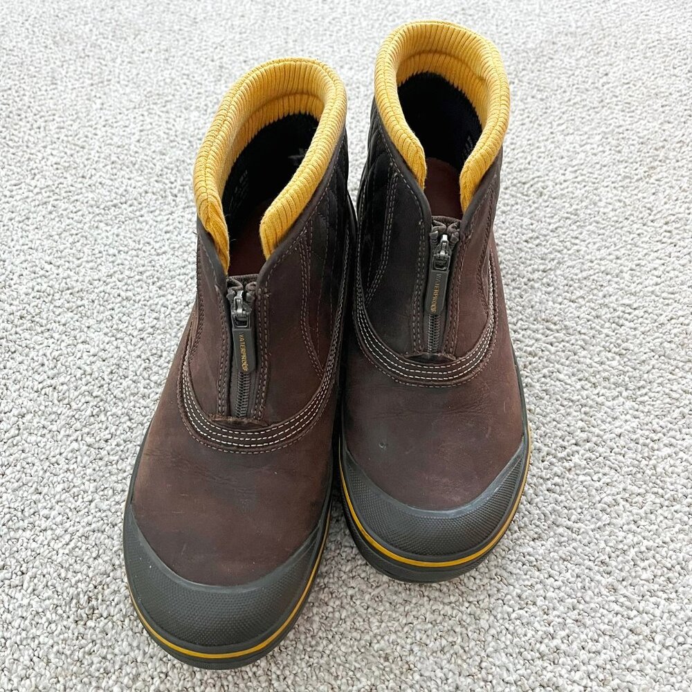 Clarks Muckers rugged waterproof leather ankle boots with zip-front